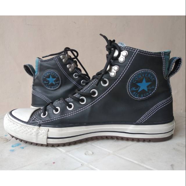 converse hollis