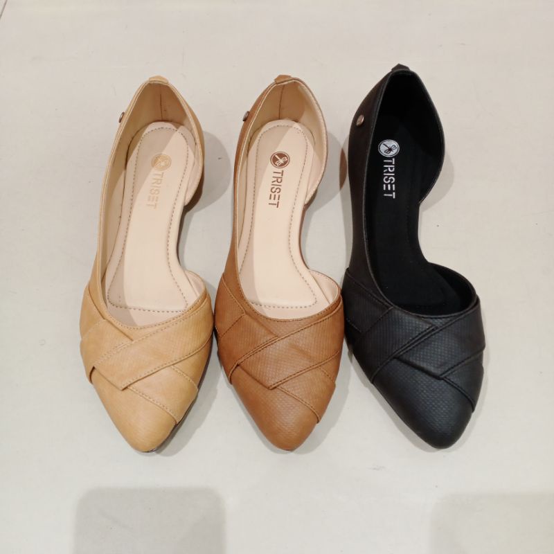 Sepatu flat Triset