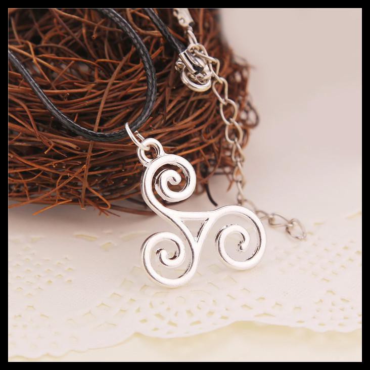 Kalung Pria Wanita Vintage Teen Wolf