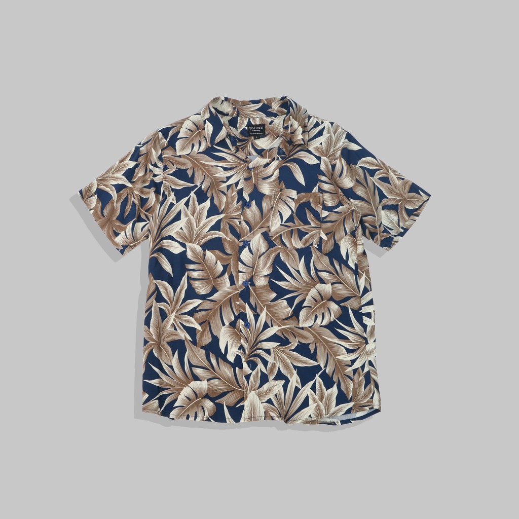 Kemeja Pendek Pria Navy Motif Daun Gold Shine