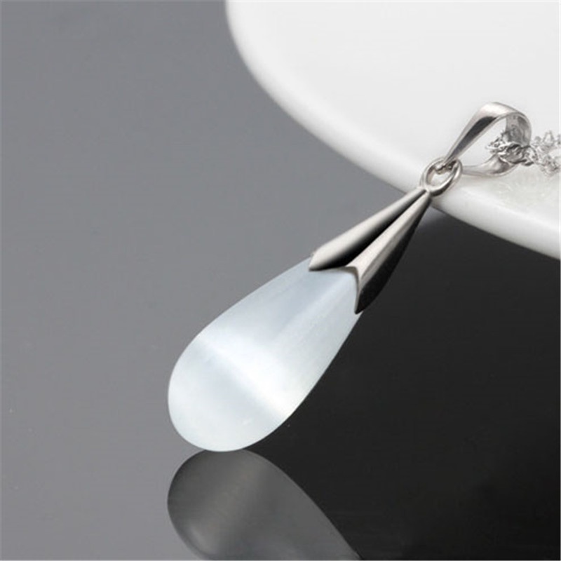 [Ready Stock]Fashion Simple Moonstone Water Drop Pendant Necklace