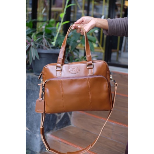 Tas Laptop Aira Bag Jogja Kulit Sapi Asli 14 Inchi Bahan Pull Up Leather Terbaru Kain Lurik Tradisional Tali Panjang Adjustable Kekinian Original