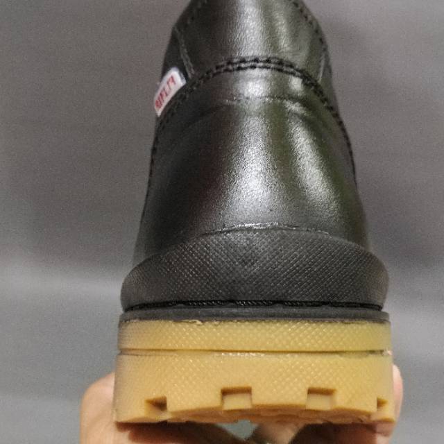 Sepatu Boots Kulit Asli Pria Model Klasik