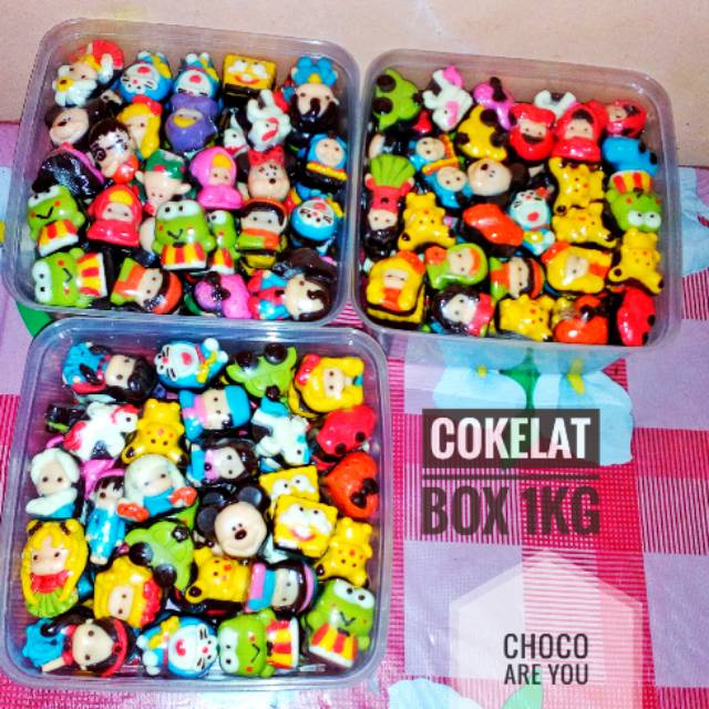 

Coklat karakter 1kg campur karakter isi 100pcs