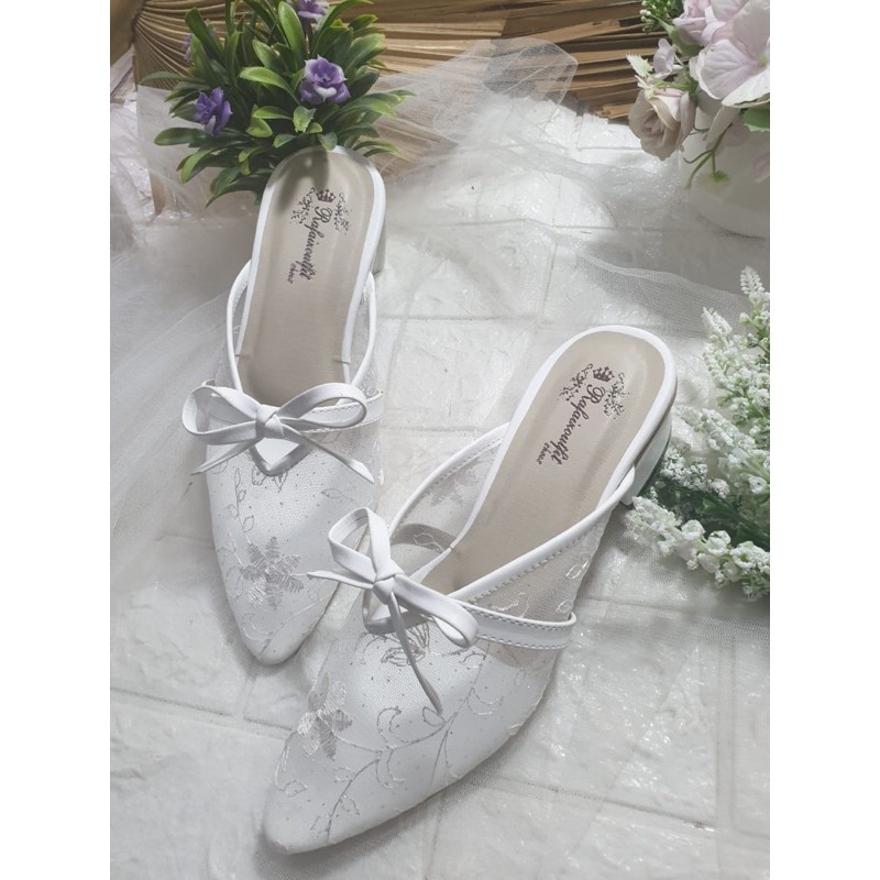 sepatu Alisya putih simple dan cantik banget 3cm bahan