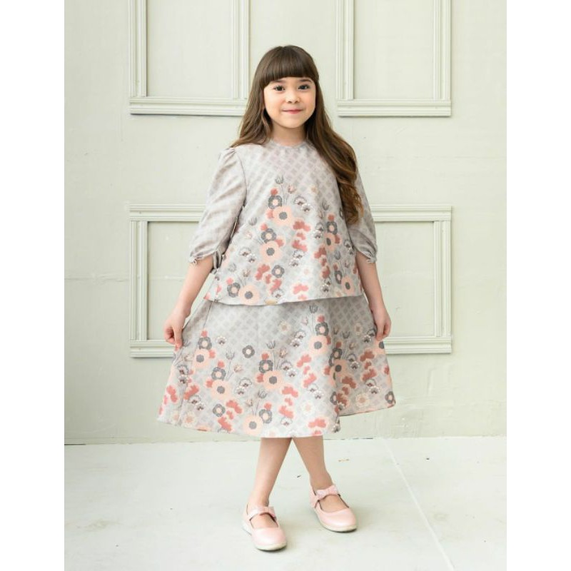 little lily sea rose wearing klamby 7/8