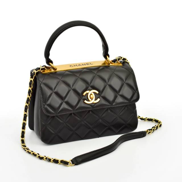 CHANEL ~ ~
Leathers Chain Bag
Mirror Quality 
Series ~  ~92236