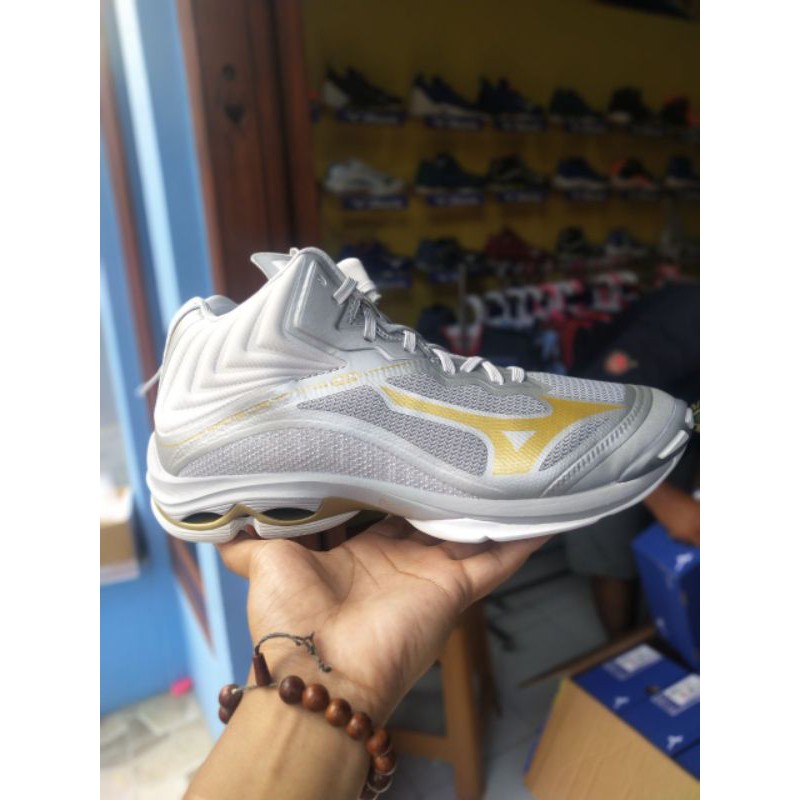 Mizuno wave lightning z6 mid original