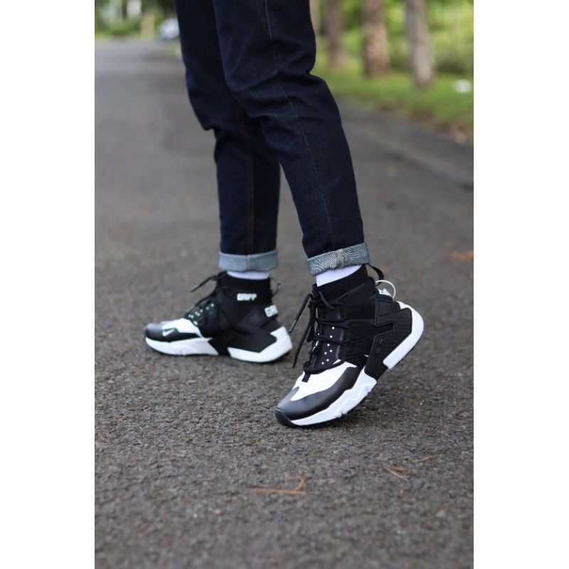 Promo sepatu Nike air huarache mid grip black white