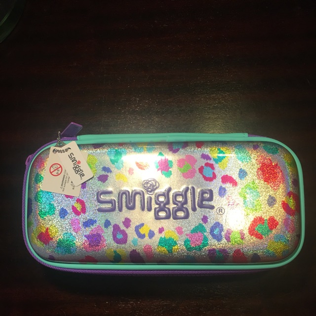 

Smiggle double hard top case