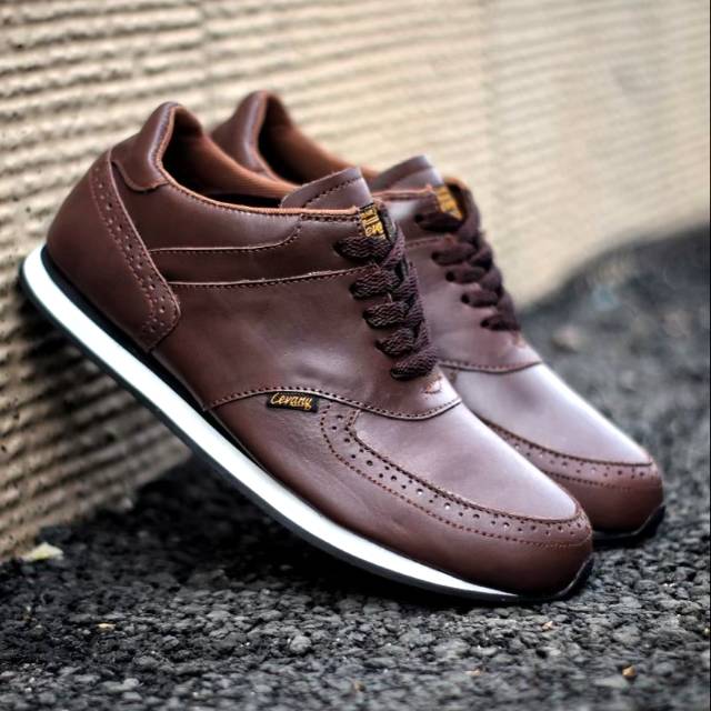 ORI SKECHERS GORUN 400 SPORT LACE UP MEN SEPATU PRIA ORIGINAL - BROWN, 44