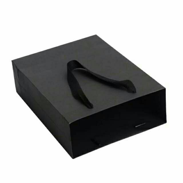 

Paperbag hitam mini tas kertas tas souvenir goodiebag uk 11x18x4 cm