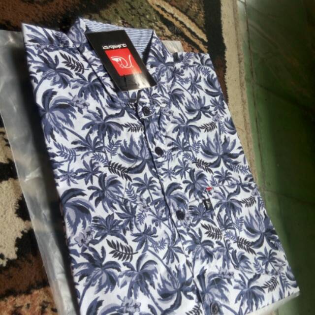 Kemeja lengan pendek quiksilver motif pohon kelapa