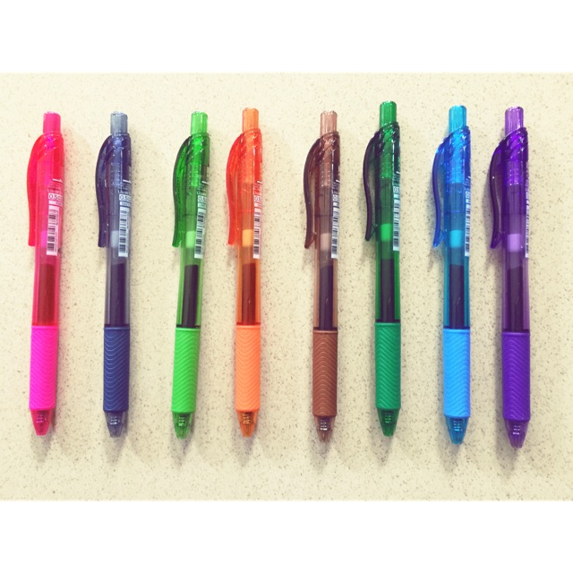 

Energel Pen Pentel BLN 105 0,5 mm warna tinta ada 8 pilihan warna