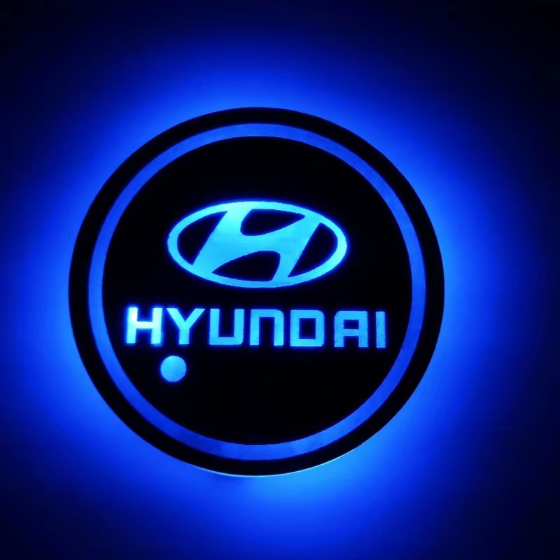 2 Pcs Mat Mobil Anti Slip Dengan Lampu Led 7 Warna Dan Port USB Untuk Hyundai