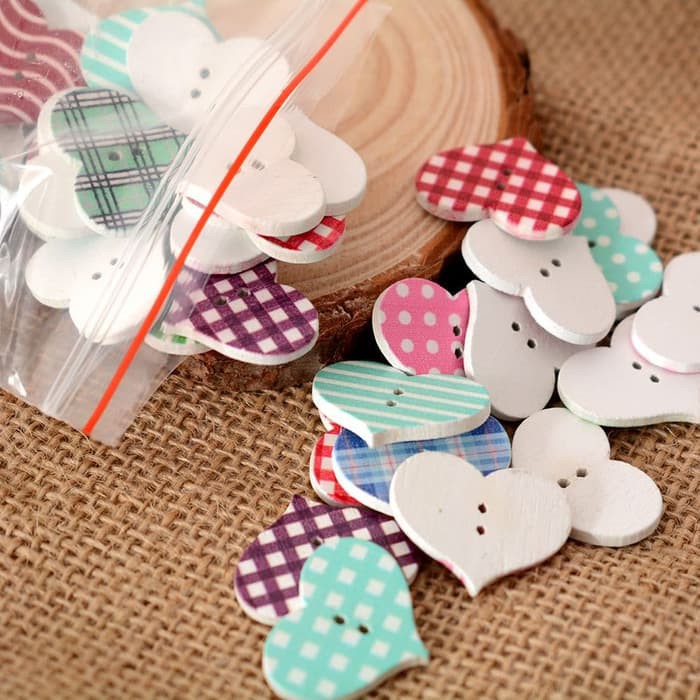 Kancing Kayu Dua Lubang - Heart Shape Stripe Dot Style (10 pcs)