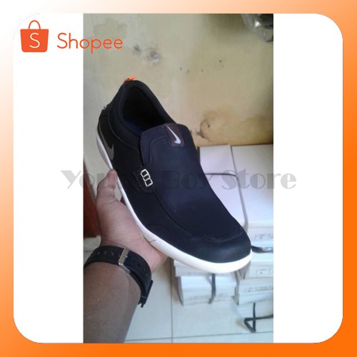 PROMO    SEPATU SPORT NIKE BOSTON SLOP CASUAL SLIP ON PRIA