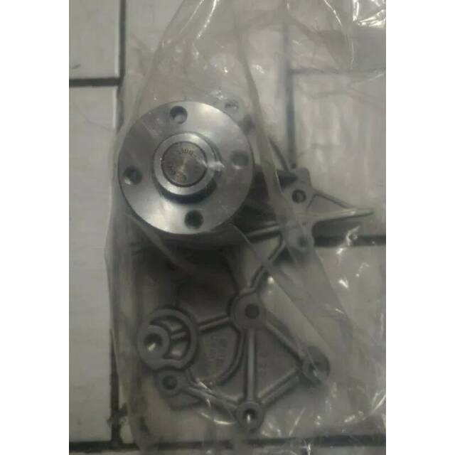 Water pump suzuki grand vitara/ futura injection