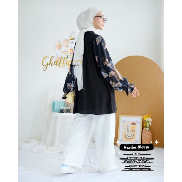 Blouse motif kekinian / Hacika blouse by ghaffa the label / blouse muslimah