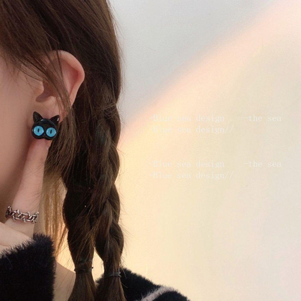 Needway Anting Wanita Temperamen Lucu Gadis Hadiah Aksesoris Pesta Kucing Hitam Alloy Asimetris Telinga Stud