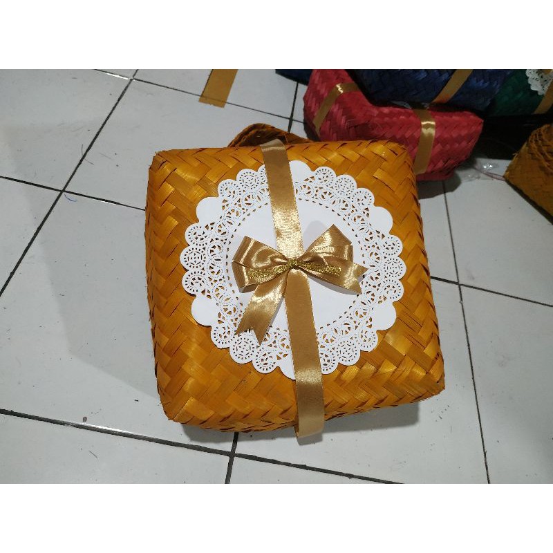 besek bambu warna hias pita line+renda 15x15 sepasang (wadah&tutup)