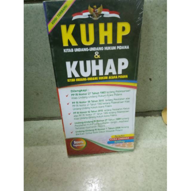 Buku kuhp kitab undang-undang hukum pidana dan KUHAP kitab Undang-undang hukum acara pidana