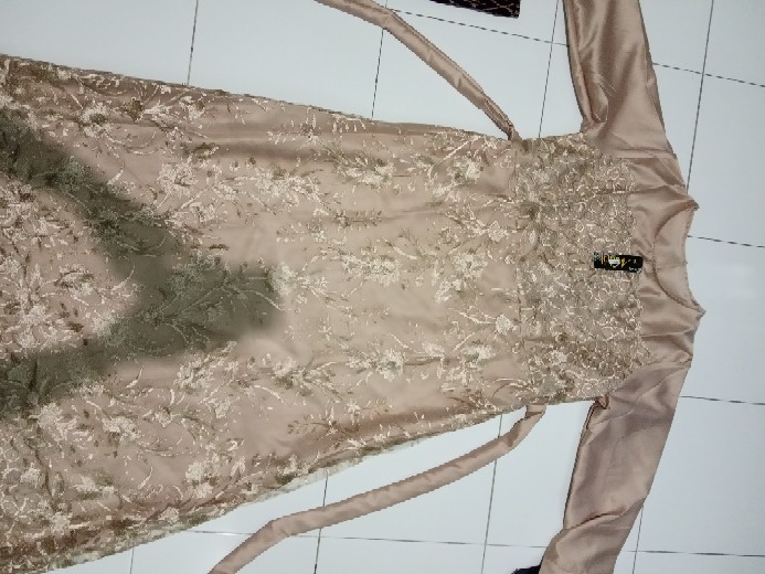 Maura Couple - Sania Ruffle Batik Couple Ori Ndoro Jowi Garansi Termurah Shopee - Couple Aura Gown