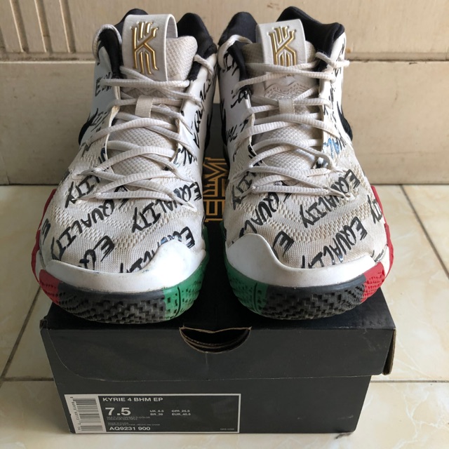 Kyrie 4 BHM Size 7,5 / Eur 40,5 (Bonus Kaos Kaki Nike)