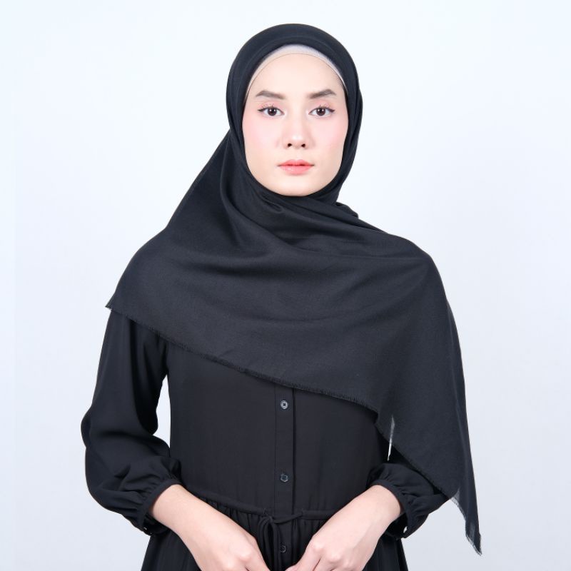 Saudia Jilbab Segi Empat Rawis 110 x 110 cm Premium - Hijab Saudia Rawis Kerudung Polos Hitam