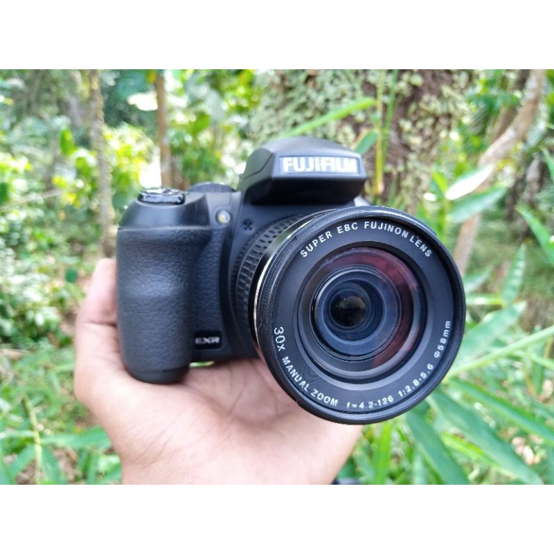 kamera prosumer fujifilm HS 35EXR bekas