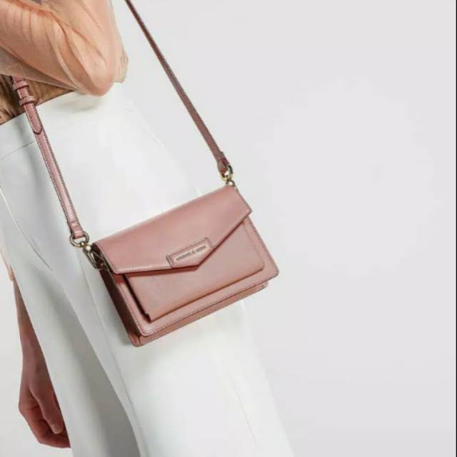 TAS WANITA CHARLES N KEITH BAHAN PREMIUM