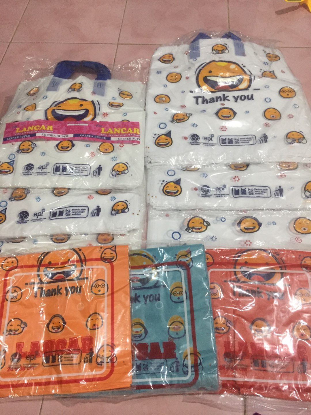 3 Pak (3 X 1 Pack) Kantong Plastik Smile Ukuran 24/kresek Smile/kresek Thank You