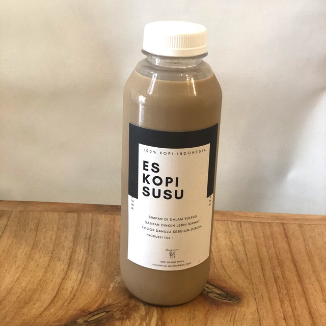 

Es Kopi Susu Ruang Rindu 500ML