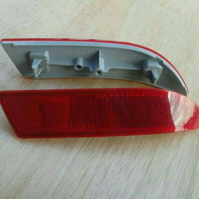 Lampu Reflektor Mata Kucing Bumper Belakang New Avanza Xenia Rush Ori