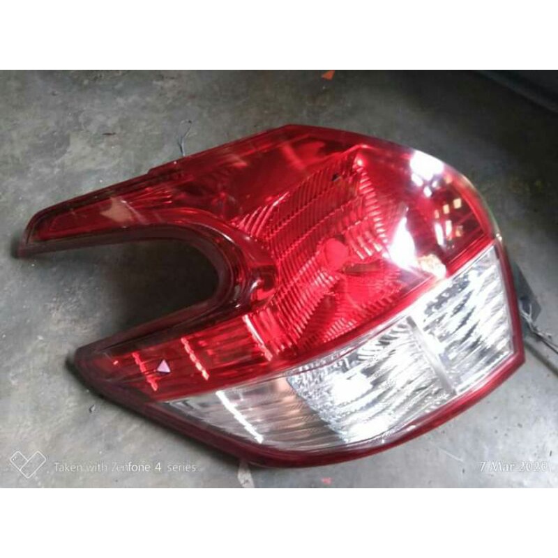 stoplamp yaris 2017