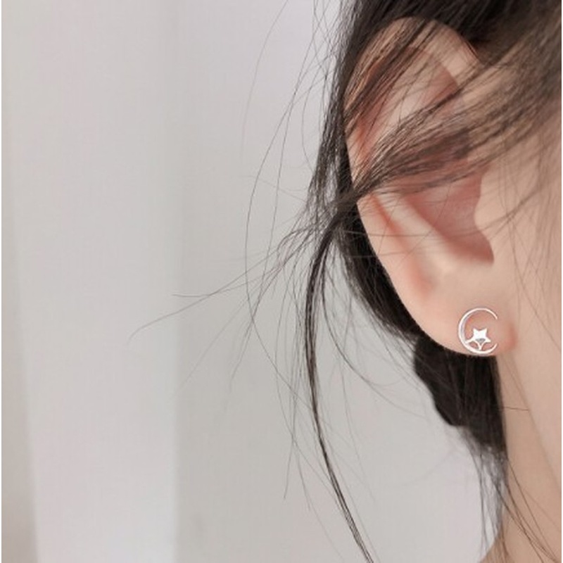 Anting Desain Bulan Bintang Bahan 925 Silver Gaya Korea Untuk Wanita