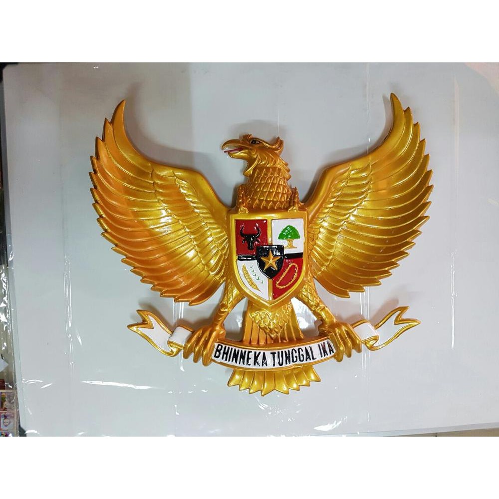 Patung Burung Garuda Pancasila (40x50 cm)