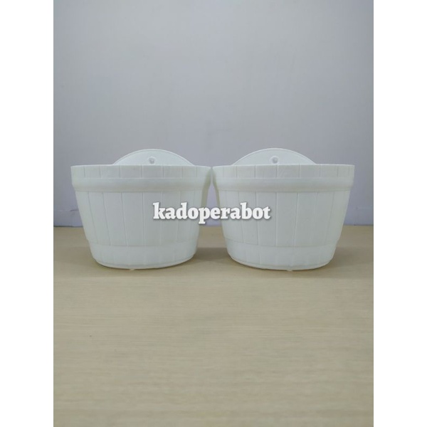 pot bunga dinding putih - pot tanaman PGT-8833 - pot dinding no.22