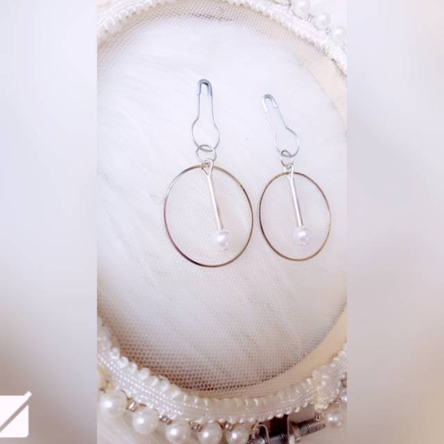 A82 Anting hijab bulat pearl gantung