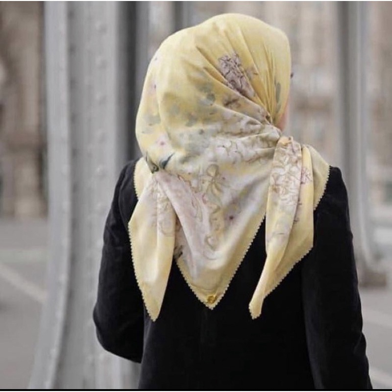 Buttonscarves Hydrangea Jaune