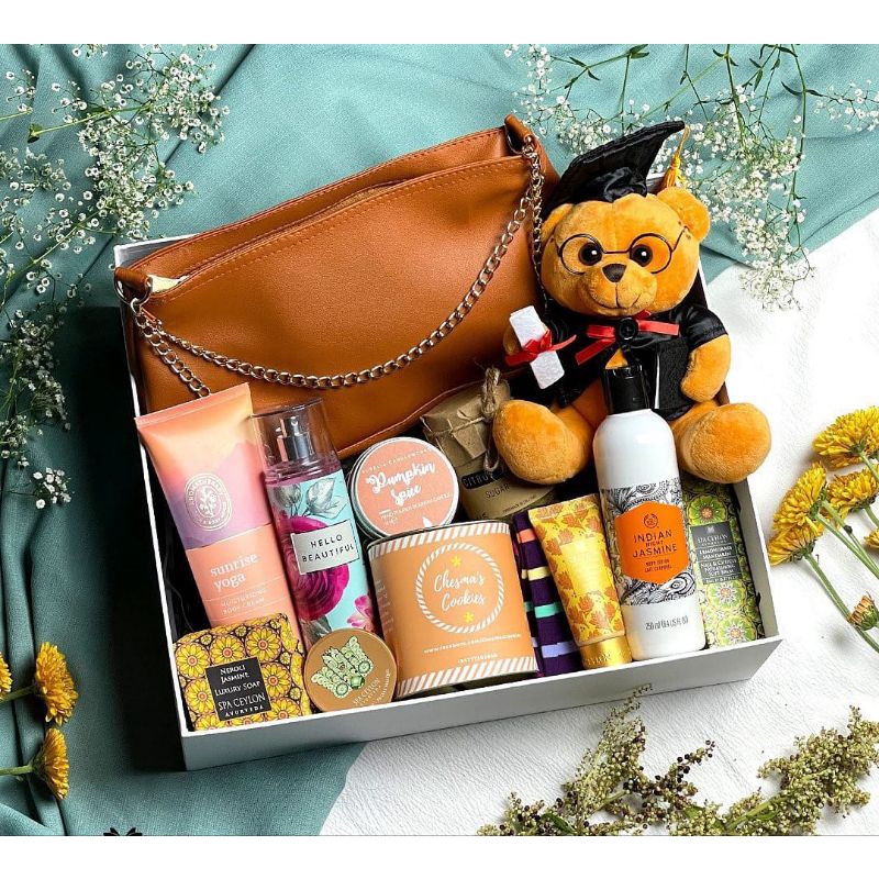 

Gift Box Beautiful Girl