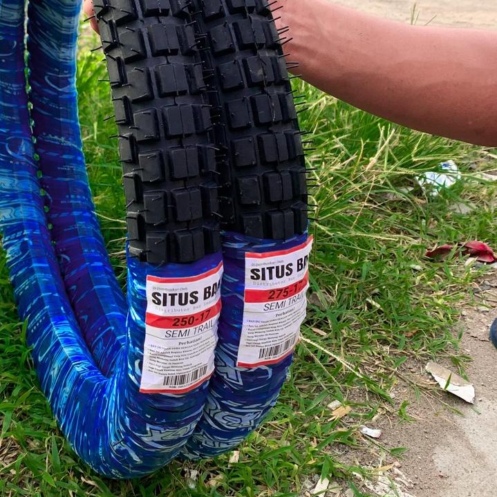 Ban Luar Semi Trail Ring 17