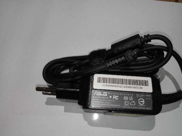 Adaptor Charger Asus eee pc 1015tu 1015 1025 19V 1,58A