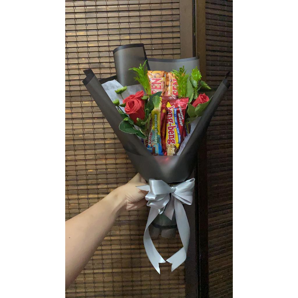 Buket Bunga dan Snack