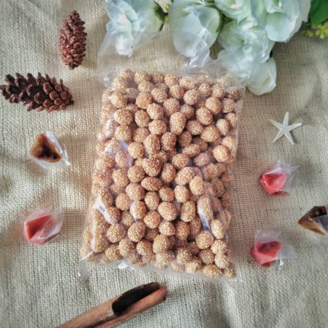 

Pilus wijen / jajanan tradisional khas Pemalang