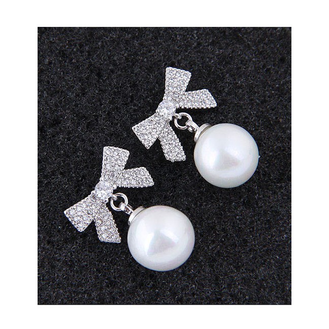 LRC Anting Tusuk Fashion Silver Flash Diamond Bow Stud Earrings A59337