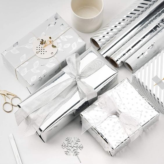 

Bungkus kado / gift wrap + FREE card