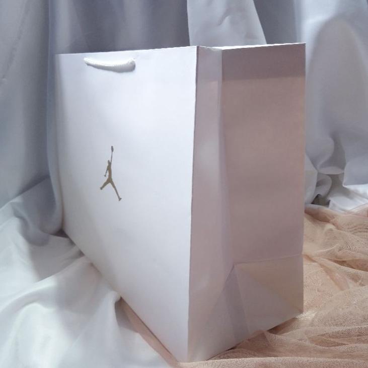 

Paper Bag dan Box Sepatu Air Jordan Paperbag Tas Nike Gift Wrapping Kotak Kado MYVHF8656