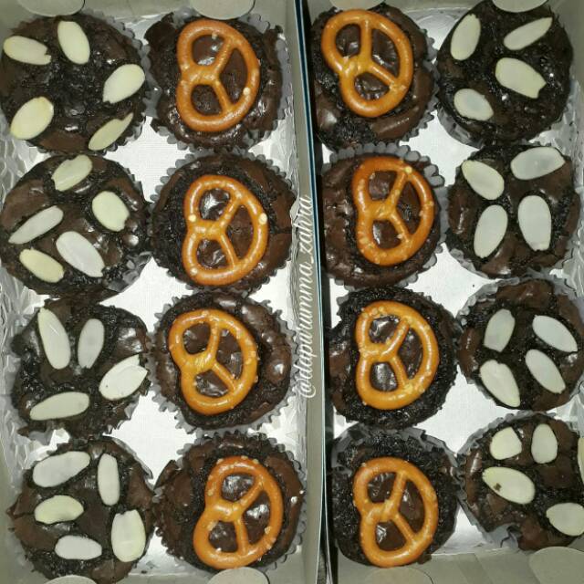 

Mini brownies panggang