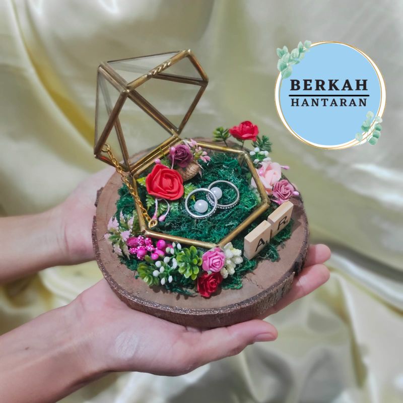 

Ring box cornellian glass/ring box cantik